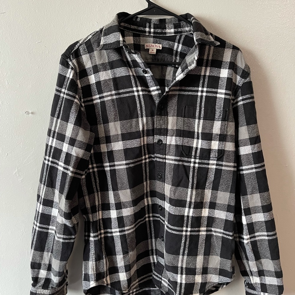 Men’s Black and White Flannel